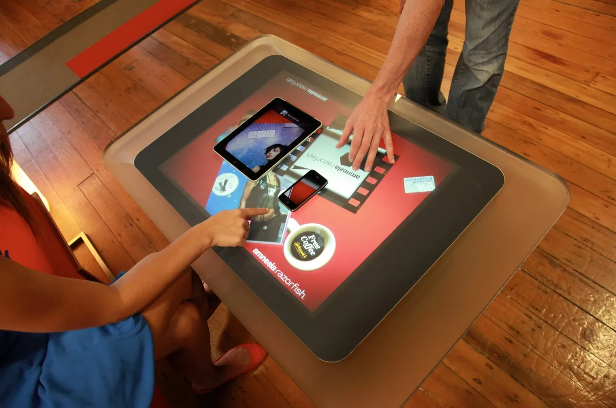 Partage tactile entre objets communiquants — photo 1