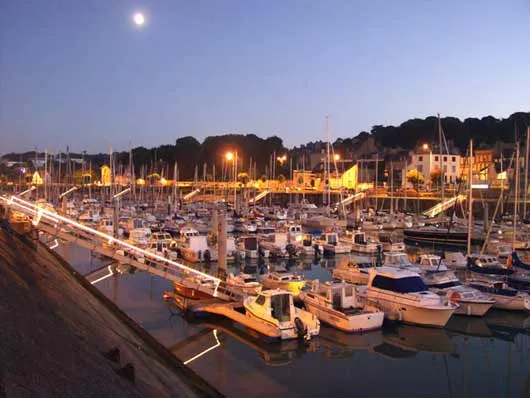 http://images.2803.fr/uploads/hlabarre.free.fr/images/normandie3.jpg